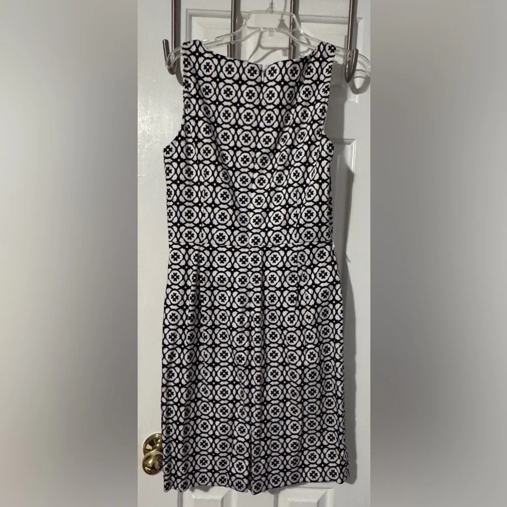 Chaps Ralph Lauren Floral Repeating Pattern Sheath Dress w Pockets Black White